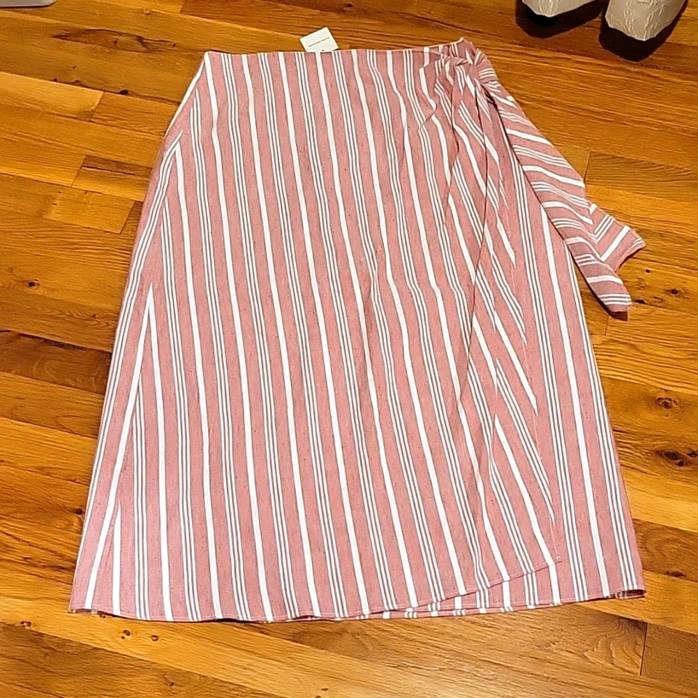 NWT Wrap stripe skirt